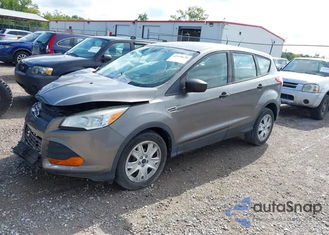 2014 Ford Escape S z USA, uszkodzony, nr VIN 1FMCU0F76EUC18932